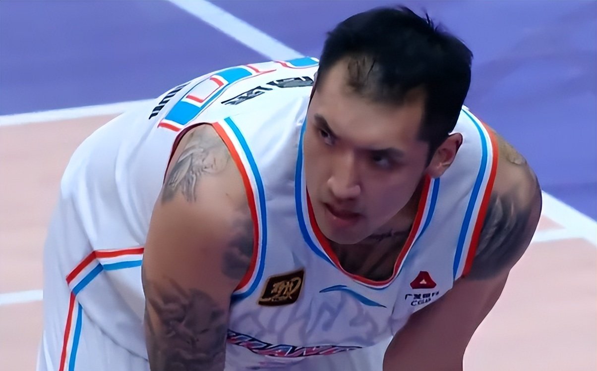 胡赛打击美国驱逐舰